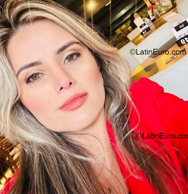 Date this foxy Brazil girl Monique from Itanhaem BR12317