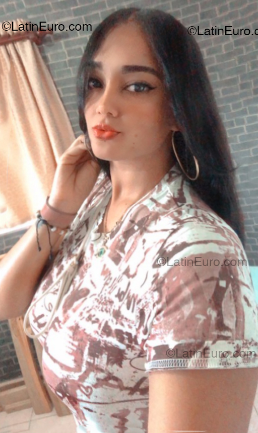Date this young Dominican Republic girl Lisbeth from Santo Domingo DO53705