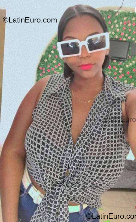 Date this lovely Dominican Republic girl Dilenia from Santiago DO53889