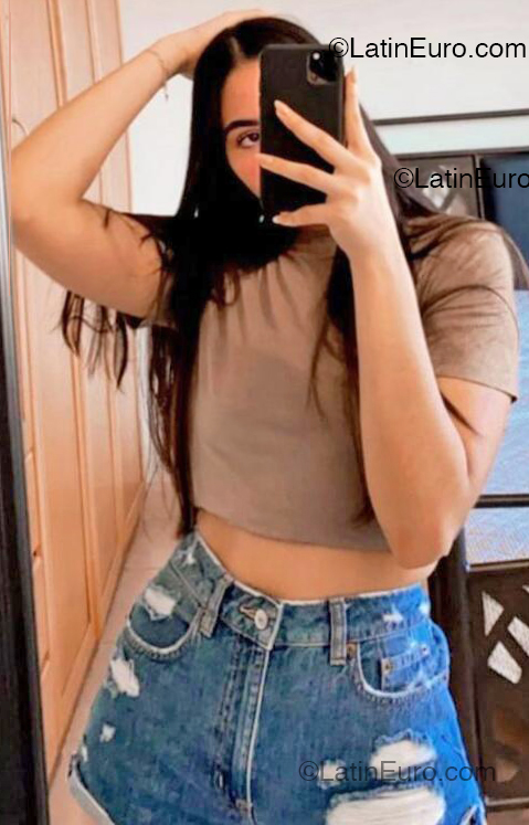 Date this sultry Colombia girl Camila from Medellin CO33186