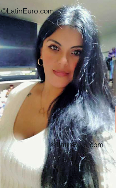 Date this happy Peru girl Kassy from Lima PE2118