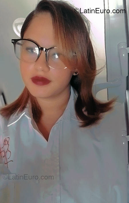 Date this attractive Dominican Republic girl Gabriela from Santiago DO54027