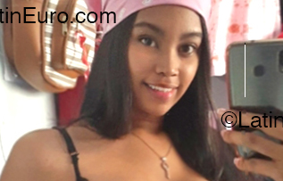 Date this voluptuous Colombia girl Dere from Bogota CO33193