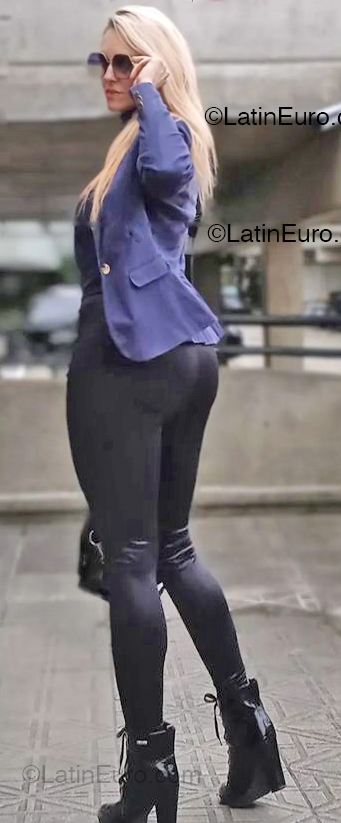 Date this sensual Brazil girl Daniela from Florianapolis BR12328