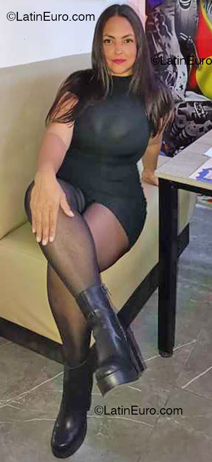 Date this athletic Venezuela girl Yelitza from Caracas VE5144