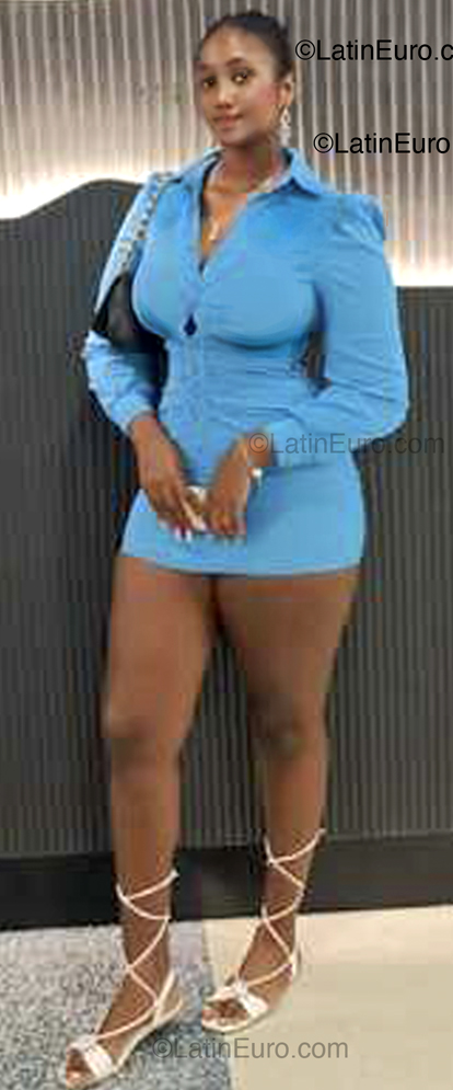 Date this voluptuous Dominican Republic girl Ninozfy from Santo Domingo DO54341