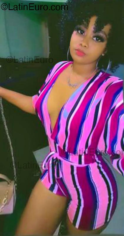 Date this cute Dominican Republic girl Yenni from Santo Domingo DO54403