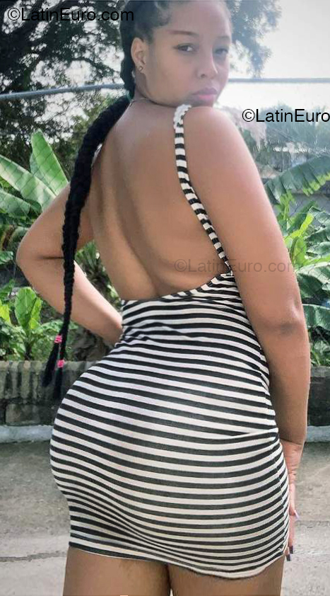 Date this athletic Dominican Republic girl Alejandra from Santiago DO54404