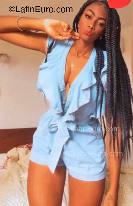 Date this nice looking Colombia girl Lina from Cali CO33245