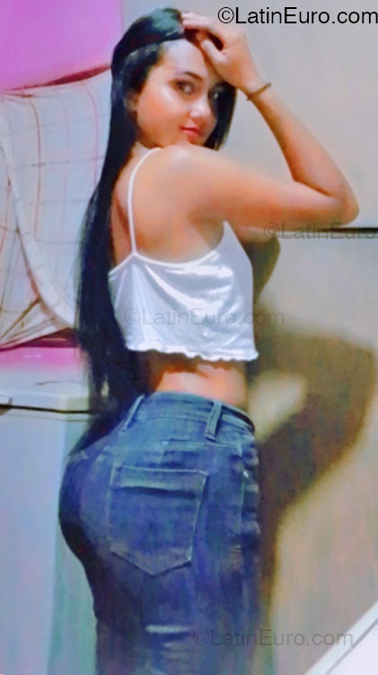 Date this hard body Venezuela girl Roxa from Bolivar VE5180