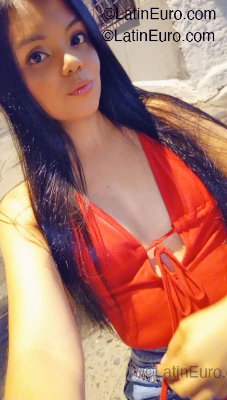 Date this stunning Colombia girl Angie from Cali CO33260