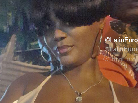 Date this voluptuous Dominican Republic girl Amanda from San Pedro De Macoris DO55737