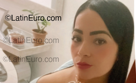 Date this stunning Venezuela girl Angie from Caracas VE5204