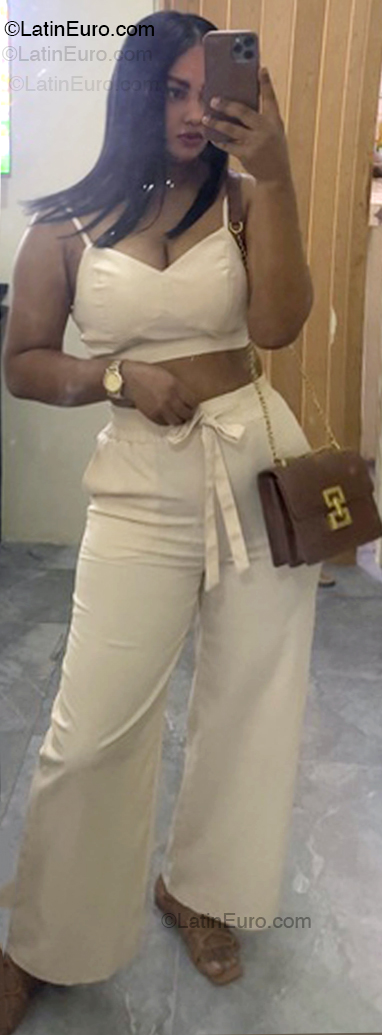 Date this pretty France girl Massiela from Paris FR382