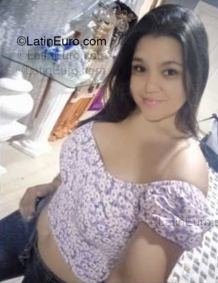 Date this gorgeous Venezuela girl Johana from Maracay VE5244