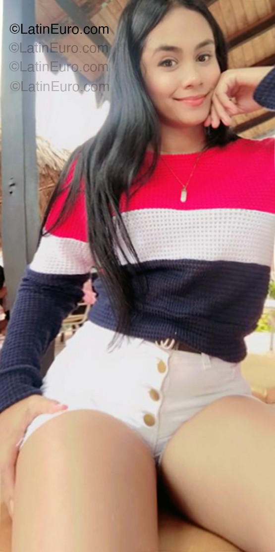 Date this lovely Venezuela girl Daniela from Cumana VE5253