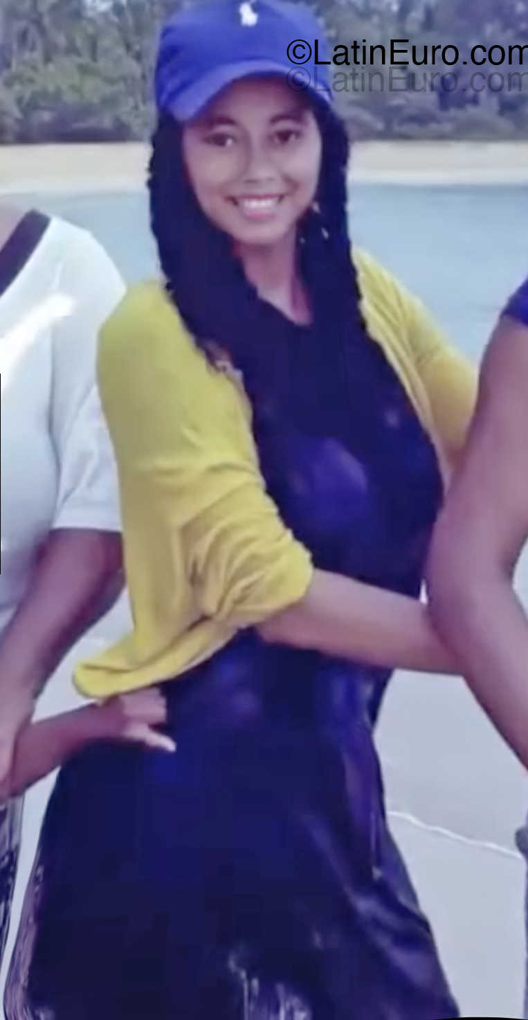 Date this passionate Dominican Republic girl Kay b from Nagua DO54948