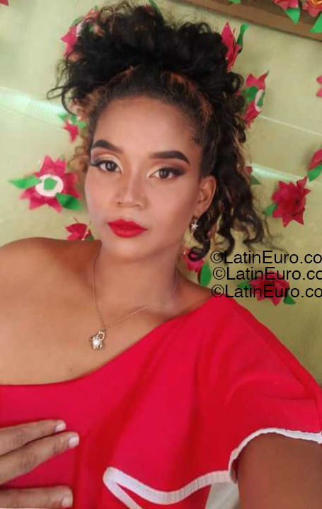 Date this young Colombia girl Aranza from Caratagena CO33323