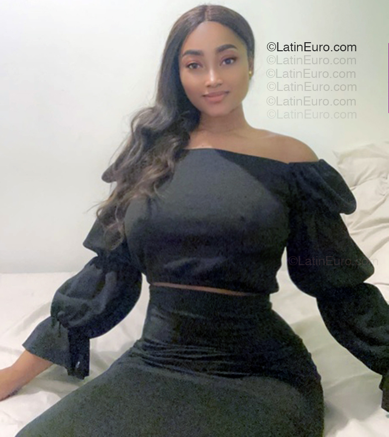 Date this pretty Colombia girl Maria from Cota CO33327