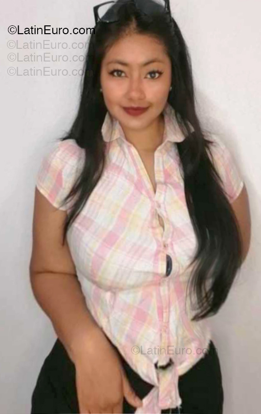 Date this young Ecuador girl Jee Pam from Quito EC1106