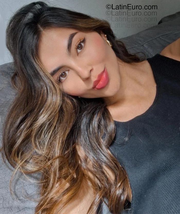 Date this fun Colombia girl Laura from Bogota CO33339