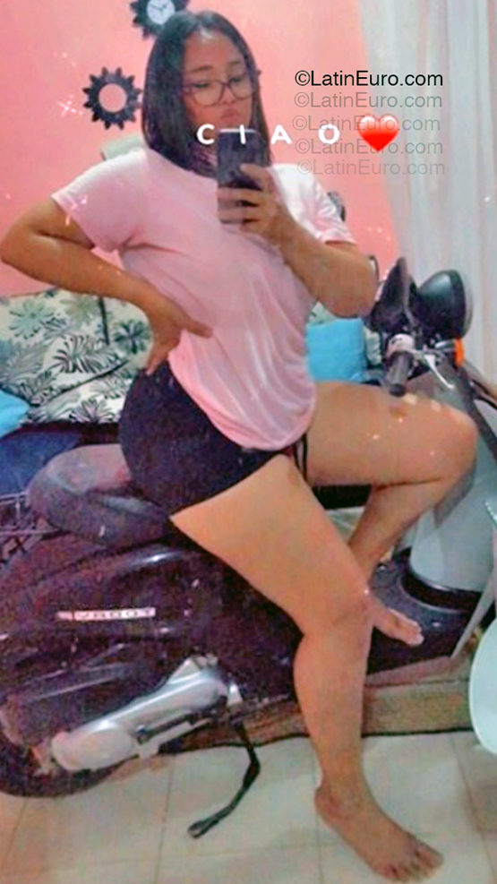 Date this gorgeous Dominican Republic girl Tefy from Santo Domingo DO55098