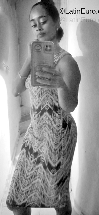 Date this lovely Dominican Republic girl Ursulina from Santo Domingo DO55101