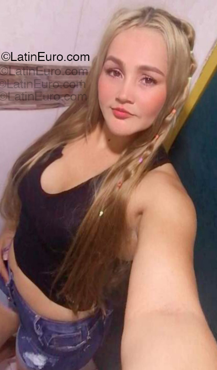 Date this tall Colombia girl Cristina from Medellin CO33348