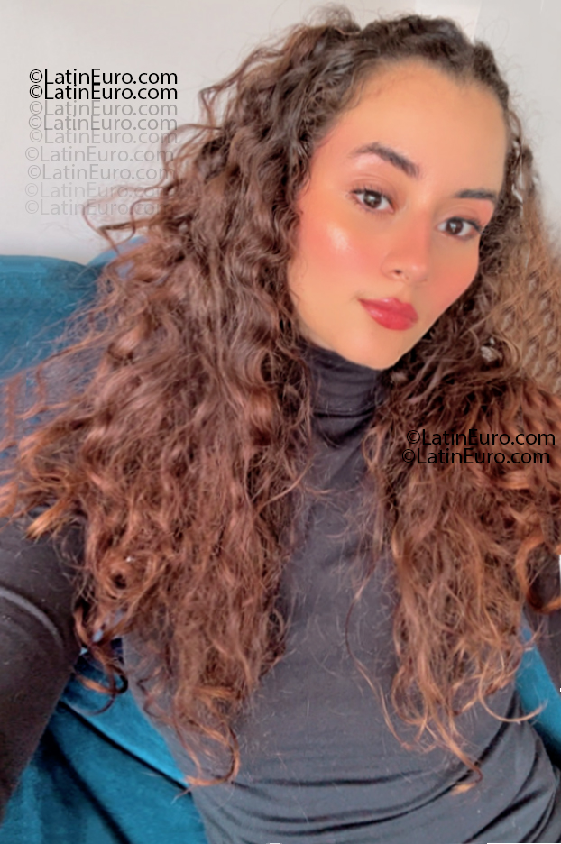 Date this hard body Colombia girl Melany from Medellin CO33384
