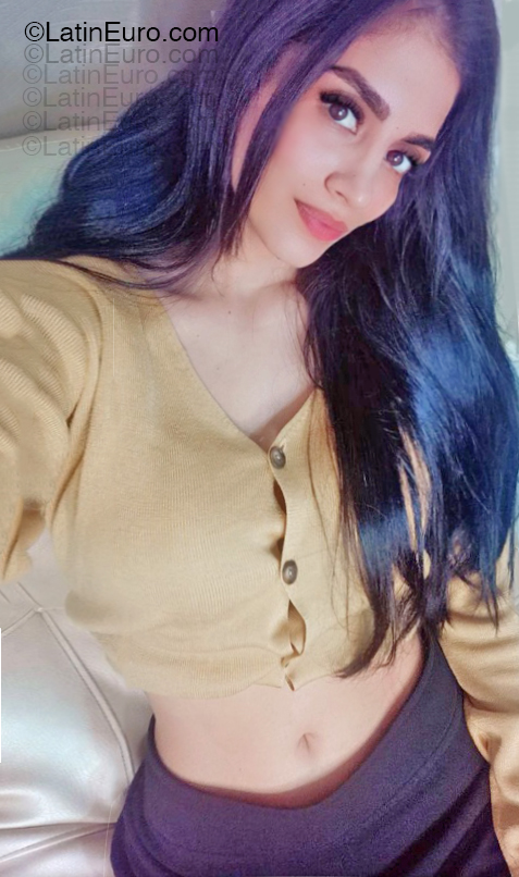 Date this exotic Colombia girl PAULA from Cali CO33540