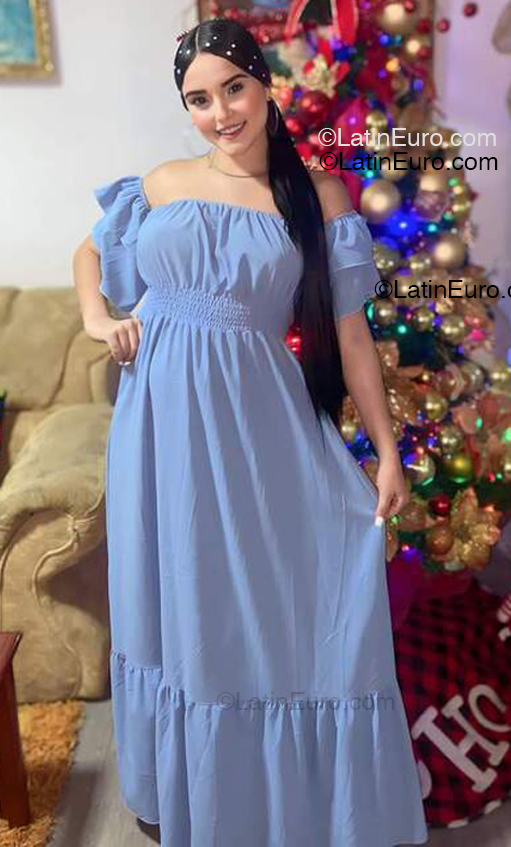 Date this happy Venezuela girl Kimberlin from Maracaibo VE5317