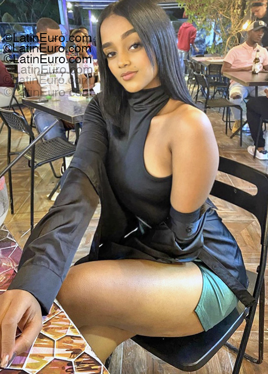 Date this attractive Dominican Republic girl Beatriz from Santo Domingo DO55253
