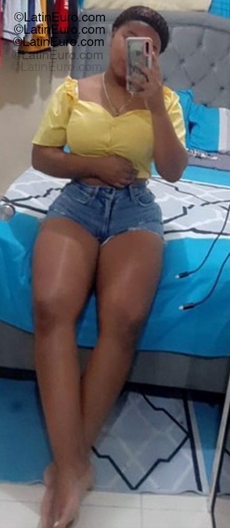 Date this tall Dominican Republic girl Mari from Santo Domingo DO55255