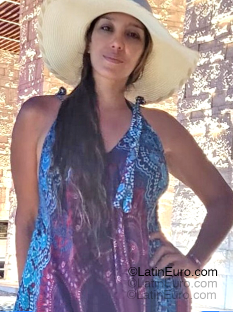 Date this delightful Colombia girl Karen from Neiva CO33402