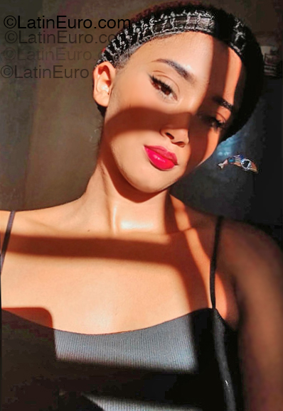 Date this sultry Dominican Republic girl Elena from Santo Domingo DO55261