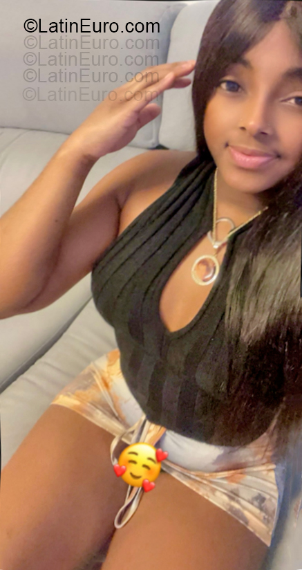Date this hot Switzerland girl Stercy from Solothur CH210