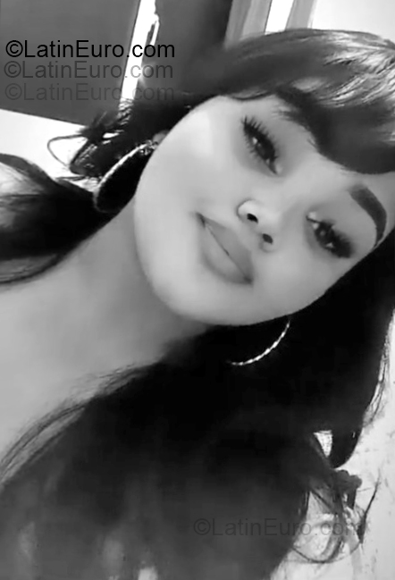 Date this charming Dominican Republic girl Michelle from San Juan De La Maguana DO55290