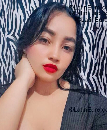 Date this foxy Dominican Republic girl Esthela from Santo Domingo DO55295