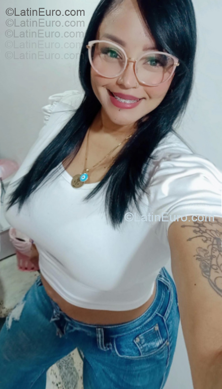 Date this good-looking Colombia girl Nohemi from Cucuta CO33433