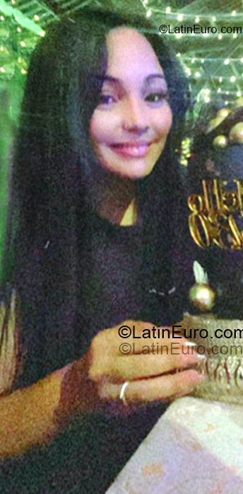 Date this tall Colombia girl Sulgey from Bogota CO33450