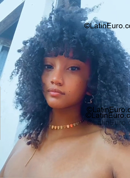 Date this georgeous Brazil girl Adriele from Feira De Santana BR12380