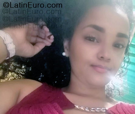Date this gorgeous Colombia girl Carolina from Barranquilla CO33465