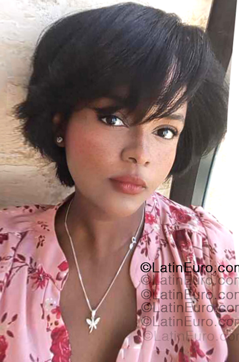 Date this happy Dominican Republic girl Rosmery from Santo Domingo DO55385