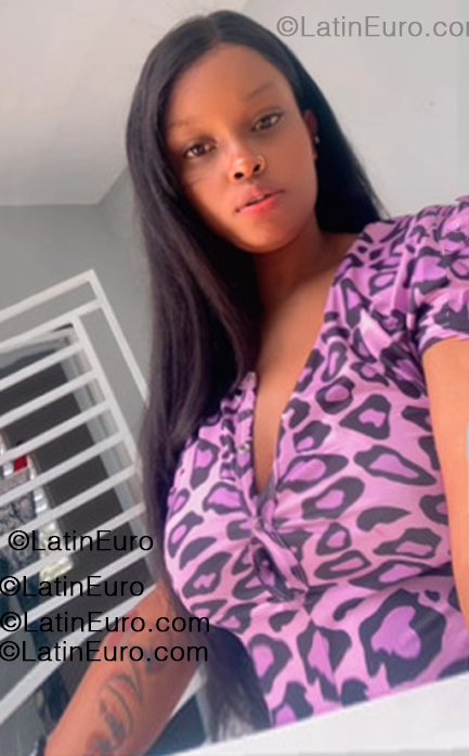 Date this beautiful Dominican Republic girl Alezandra from Santo Domingo DO55397