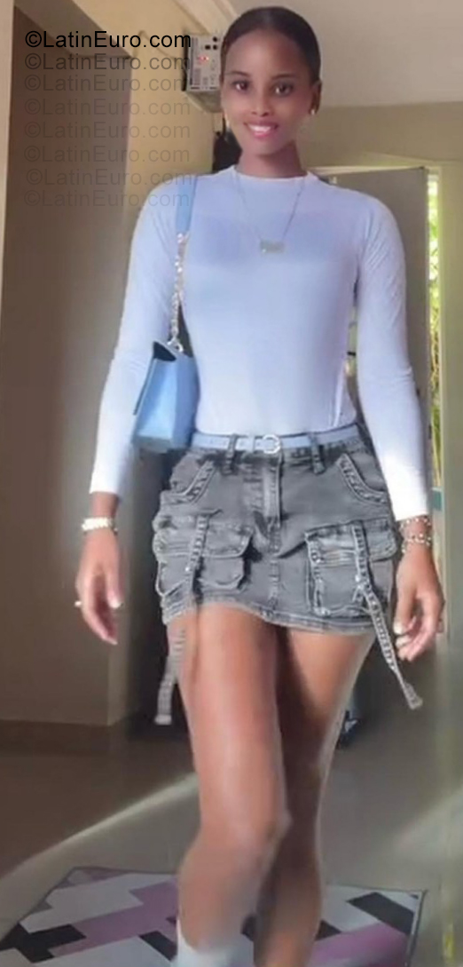 Date this young Dominican Republic girl Mayelin from Santo Domingo DO55424
