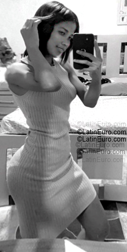 Date this stunning Dominican Republic girl Elisbeth from San Pedro De Macoris DO55446