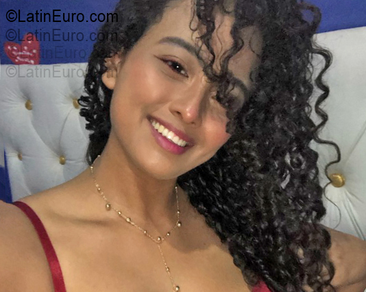 Date this lovely Venezuela girl Irene from Caracas VE5359