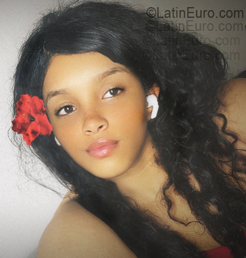 Date this tall Dominican Republic girl Daneisy from Santo Domingo DO55461