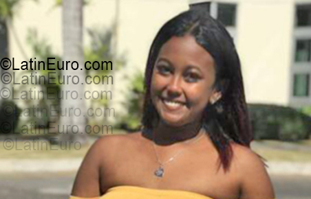 Date this tall Dominican Republic girl Carolyn Gonzalez from Punta Cana DO55464