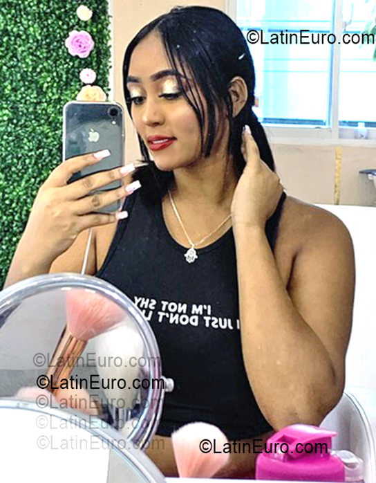 Date this pretty Dominican Republic girl Arleny from Santiago DO55471